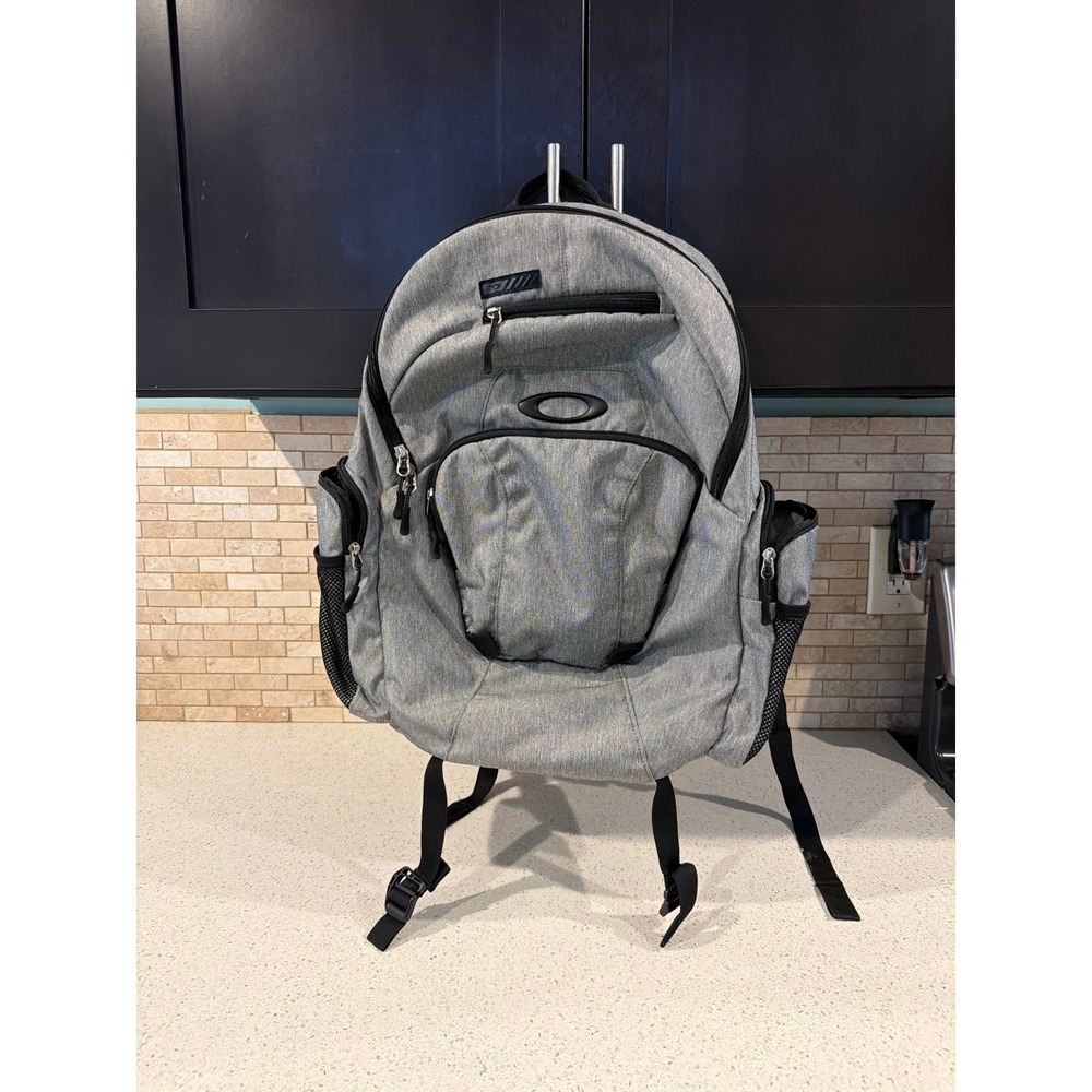 Oakley Blade 30L Backpack Heather Gray 92877-203